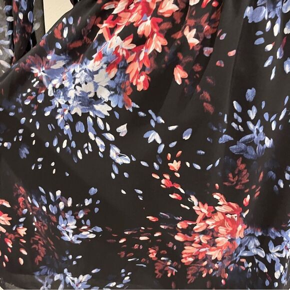 White House Black Market Floral Bishop Sleeve dress size 6P - Picture 7 of 15